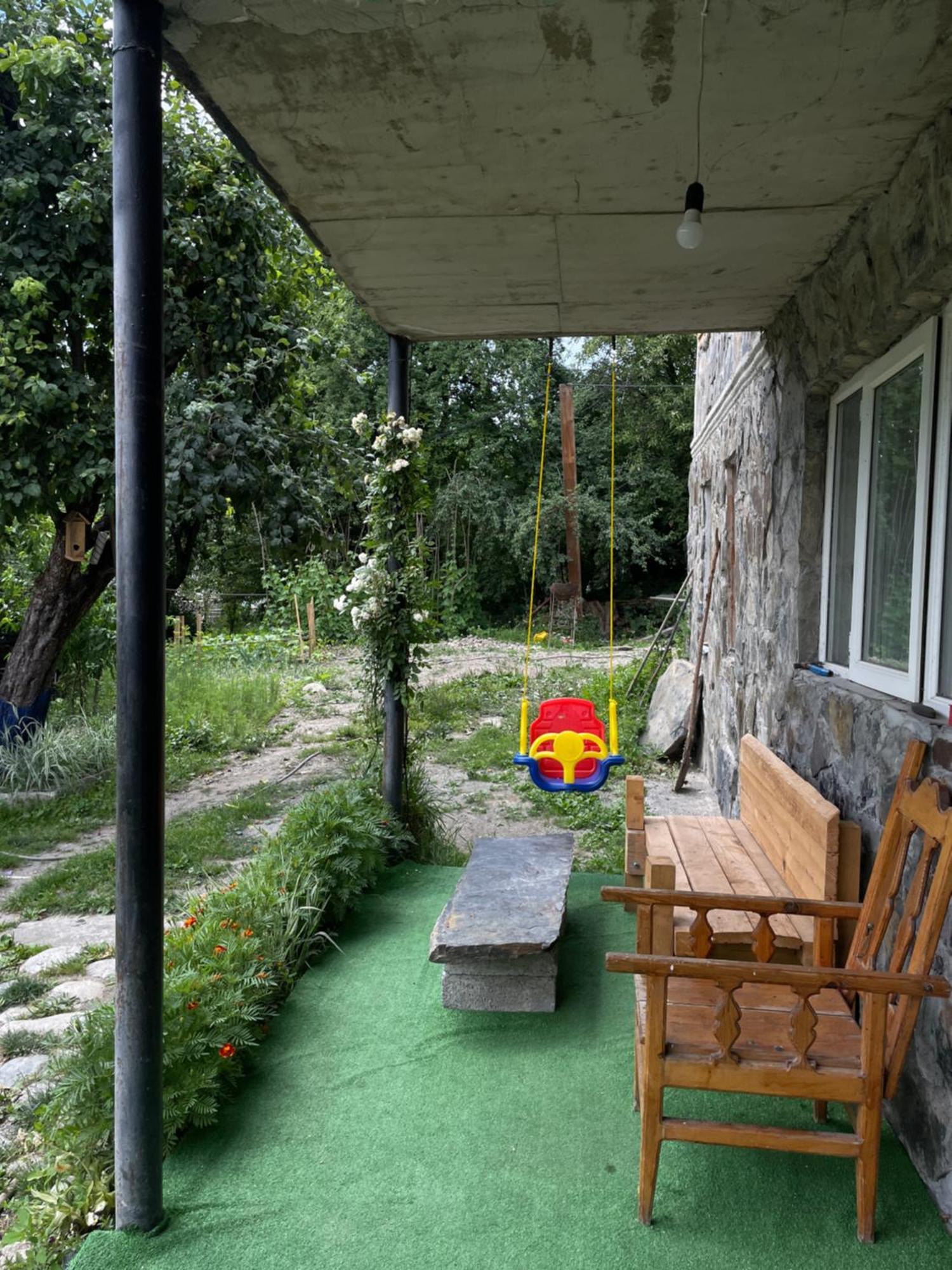Mamuka Chartolani Guesthouse Mestia Exterior photo