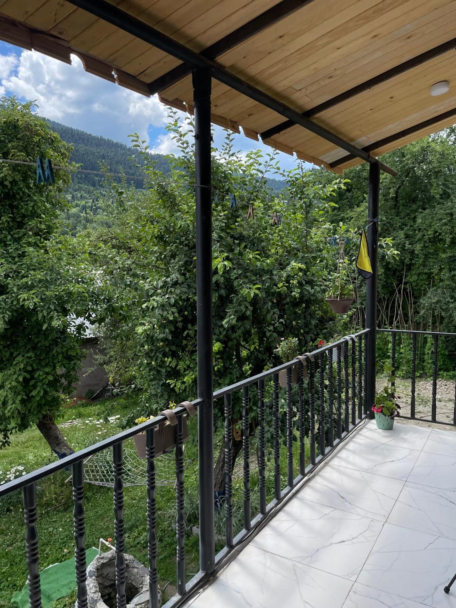 Mamuka Chartolani Guesthouse Mestia Exterior photo